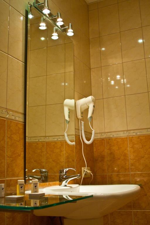 Khách sạn Unimars